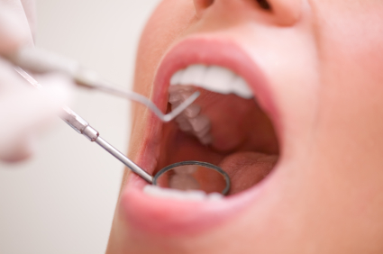 רשלנות רפואית שיניים – על הקשר בין המשפט הפלילי לאזרחי